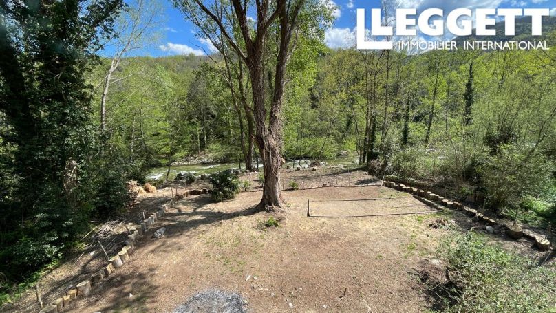 A vendre MAISON  7 PIECES 170 M2  ARLES SUR TECH