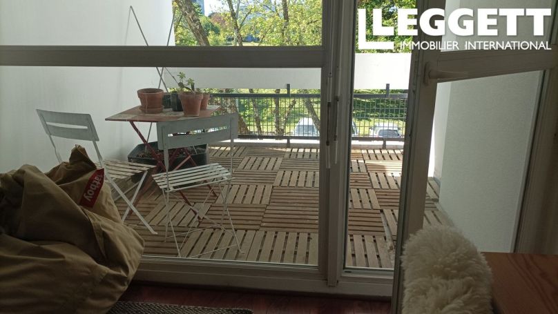 A louer APPARTEMENT T5 99 M2  TALENCE