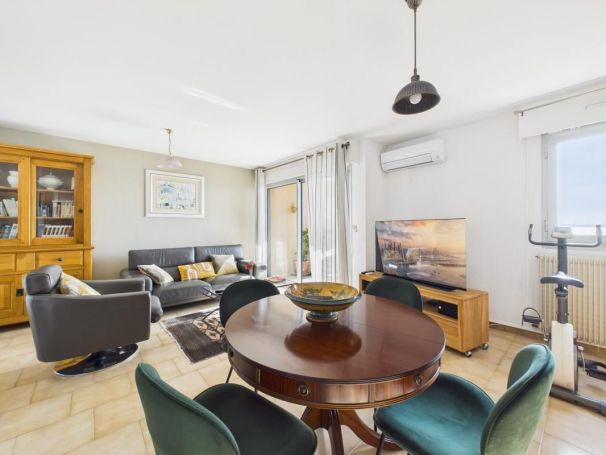 A louer APPARTEMENT T4 84 M2 TERRASSE BORD DE MER AJACCIO