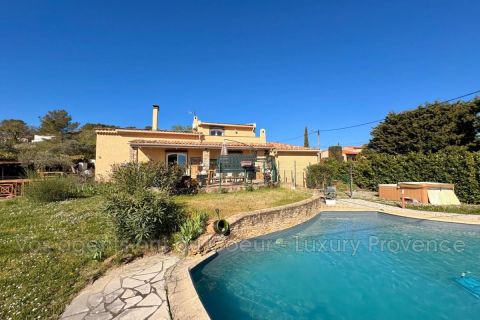 A louer MAISON  5 PIECES 150 M2  GREASQUE
