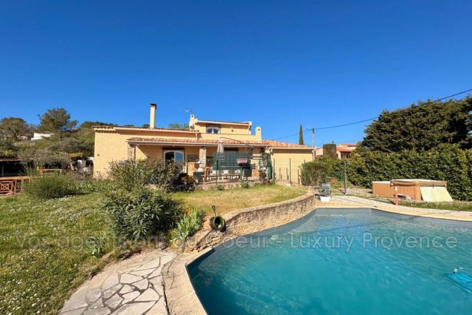A louer MAISON  5 PIECES 150 M2  GREASQUE