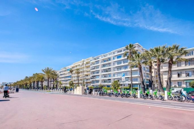 A louer APPARTEMENT DE PRESTIGE T2 73 M2 TERRASSE VUE MER NICE