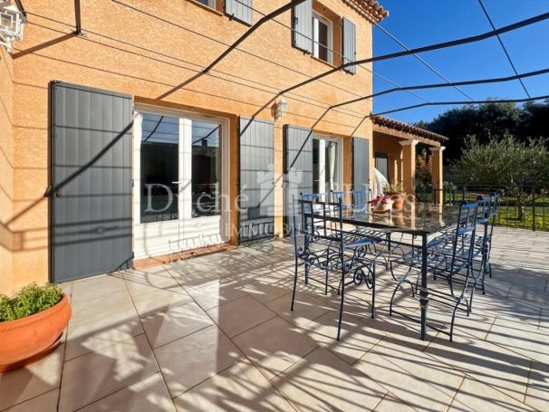 A louer MAISON  5 PIECES 116 M2  UZES