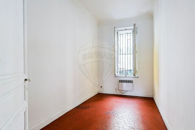 A louer APPARTEMENT T4 84 M2  MARSEILLE 4EME