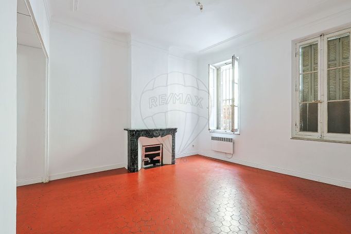 A louer APPARTEMENT T4 84 M2  MARSEILLE 4EME