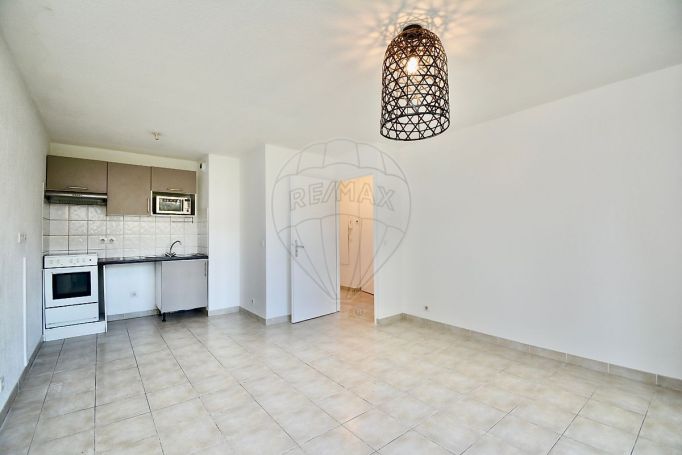 A louer APPARTEMENT T2 39 M2 TERRASSE BORD DE MER CAGNES SUR MER