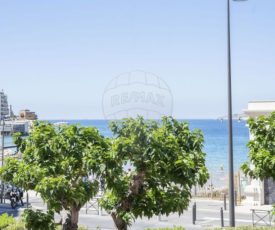 A louer APPARTEMENT T3 67 M2 TERRASSE VUE MER MARSEILLE 7EME