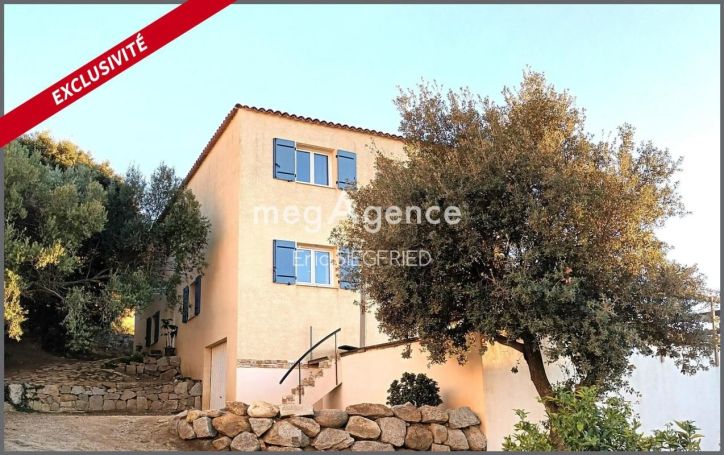 A louer MAISON  DE MAîTRE BORD DE MER LUMIO