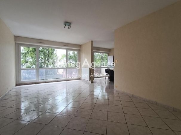 A louer APPARTEMENT T5 103 M2  NANTES