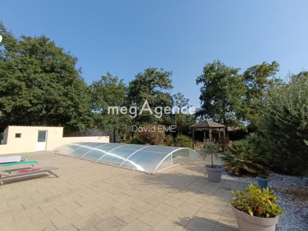 A louer MAISON  9 PIECES 192 M2 BORD DE MER NOTRE DAME DE RIEZ