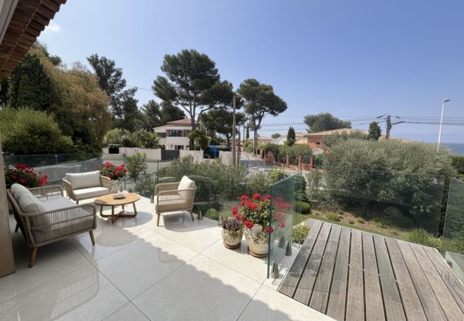 A louer MAISON  CONTEMPORAINE VUE MER CAVALAIRE SUR MER
