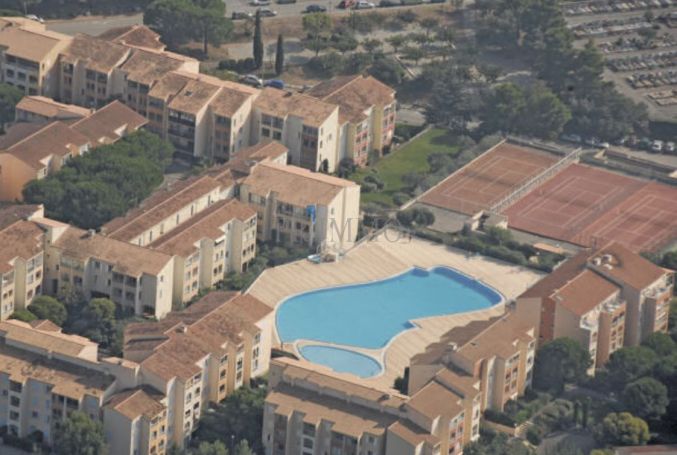 A vendre STUDIO  30 M2 BORD DE MER FREJUS