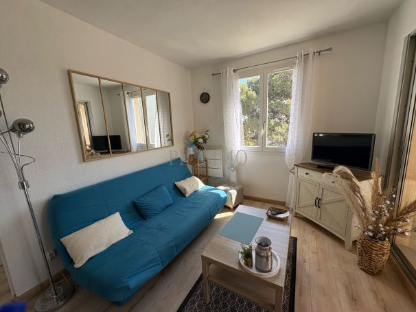 A vendre STUDIO  30 M2 BORD DE MER FREJUS