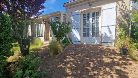 A vendre MAISON  5 PIECES 96 M2 BORD DE MER TALMONT SAINT HILAIRE