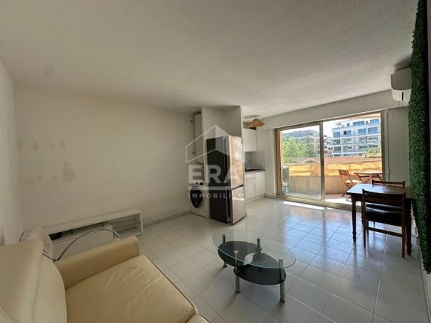 A louer APPARTEMENT T2 40 M2 TERRASSE BORD DE MER CAGNES SUR MER