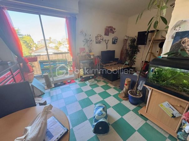 A louer APPARTEMENT T3 63 M2 TERRASSE  PAU