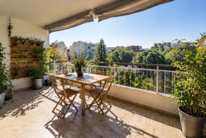 A louer APPARTEMENT T3 73 M2 TERRASSE BORD DE MER NICE