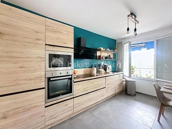 A louer APPARTEMENT T2 54 M2 TERRASSE BORD DE MER CANNES