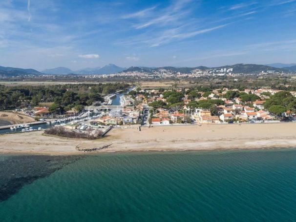 A vendre MAISON  5 PIECES 144 M2 PLAGE à PIED HYERES