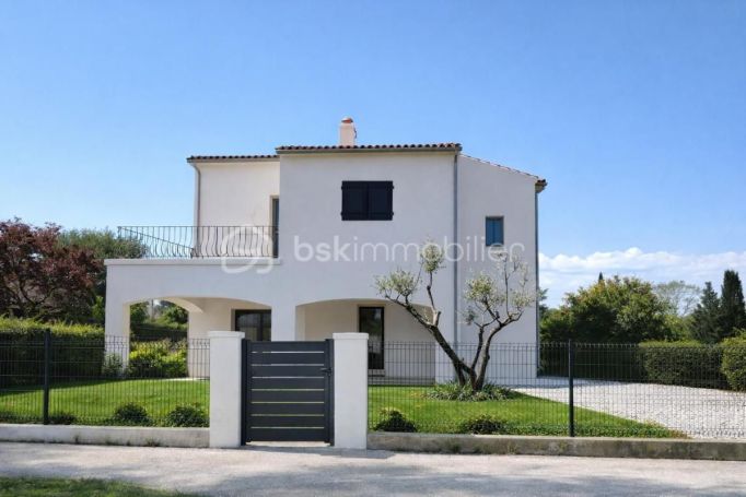 A vendre MAISON  5 PIECES 144 M2 PLAGE à PIED HYERES