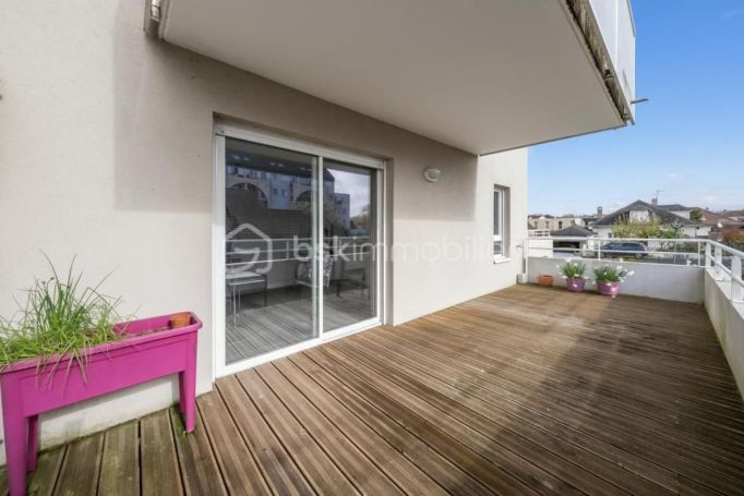 A louer APPARTEMENT T4 88 M2 TERRASSE  PAU