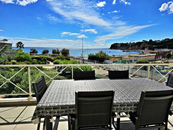 A louer APPARTEMENT DE PRESTIGE T4 95 M2 TERRASSE PIEDS DANS L'EAU CARRY LE ROUET