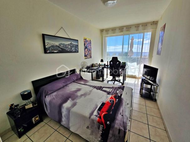 A louer APPARTEMENT DE PRESTIGE T4 95 M2 TERRASSE PIEDS DANS L'EAU CARRY LE ROUET