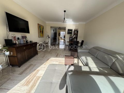 A louer APPARTEMENT T3 72 M2 TERRASSE BORD DE MER LE CANNET
