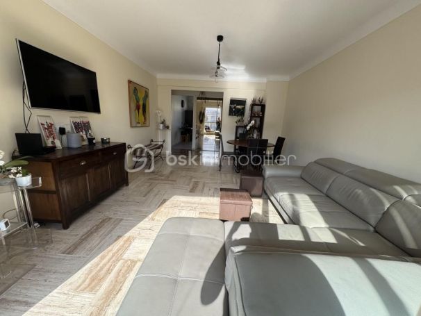 A louer APPARTEMENT T3 72 M2 TERRASSE BORD DE MER LE CANNET