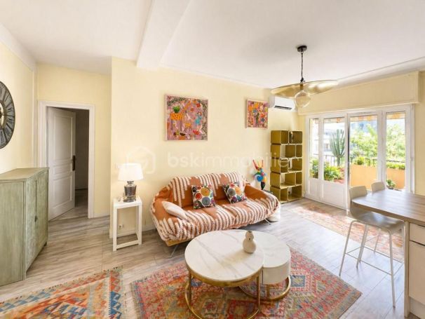 A louer APPARTEMENT T2 51 M2 TERRASSE BORD DE MER CANNES