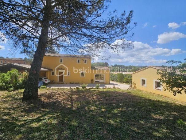 A louer MAISON  7 PIECES 158 M2  BRIGNOLES