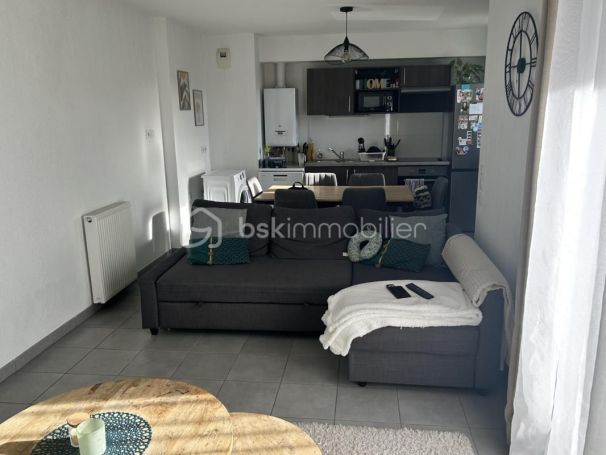 A louer APPARTEMENT T3 61 M2  BASSENS