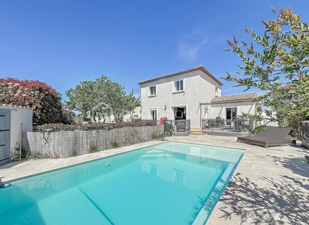 A louer MAISON  5 PIECES 147 M2 BORD DE MER POMEROLS