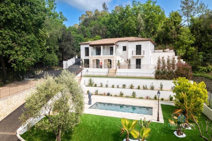 A vendre MAISON  10 PIECES 300 M2  ROQUEFORT LES PINS