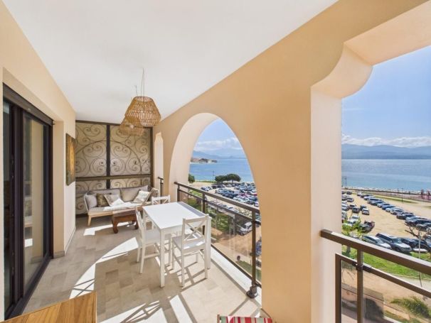 A louer STUDIO NEUF  28 M2 TERRASSE VUE MER AJACCIO