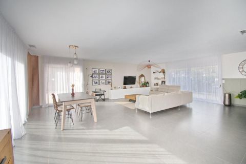 A louer MAISON CONTEMPORAINE LEZIGNAN LA CEBE