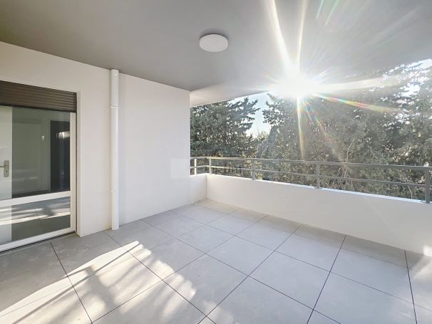 A vendre APPARTEMENT T4 88 M2 TERRASSE BORD DE MER LA CIOTAT