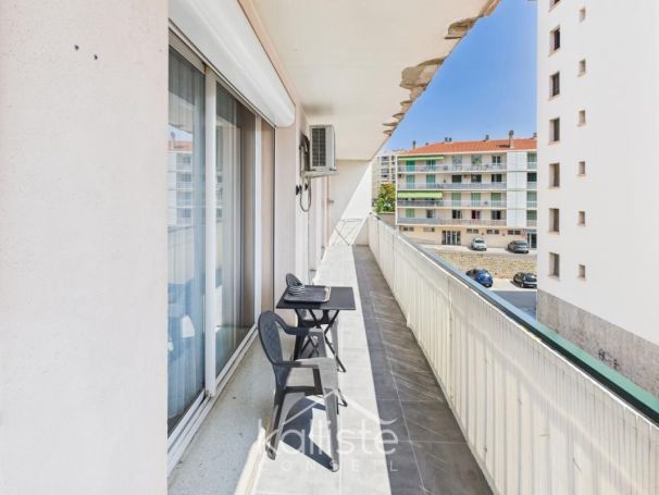 A louer APPARTEMENT T4 92 M2 BORD DE MER AJACCIO