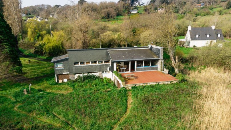 A vendre Maison 8 pieces 198 m&sup2;  vue mer et acces direct plage PLOUBAZLANEC