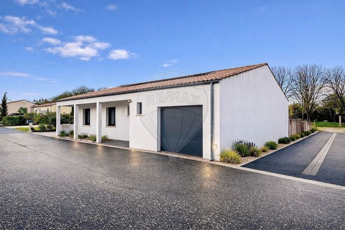 A louer MAISON  4 PIECES 123 M2 BORD DE MER ARCES