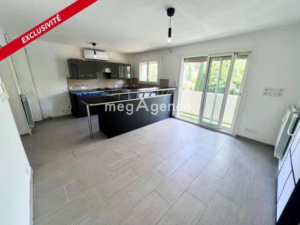 A louer APPARTEMENT T3 62 M2 BORD DE MER TOULON