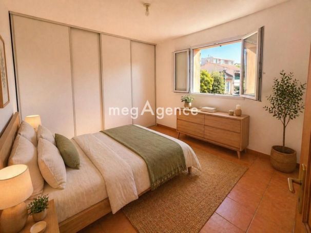 A louer APPARTEMENT T2 41 M2 BORD DE MER TOULON