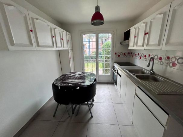 A louer APPARTEMENT T2 49 M2 TERRASSE BORD DE MER SAINT RAPHAEL