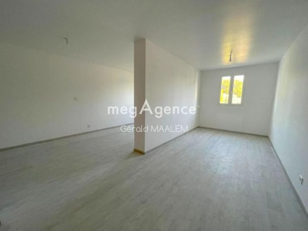 A louer APPARTEMENT T2 53 M2 BORD DE MER SAINT RAPHAEL