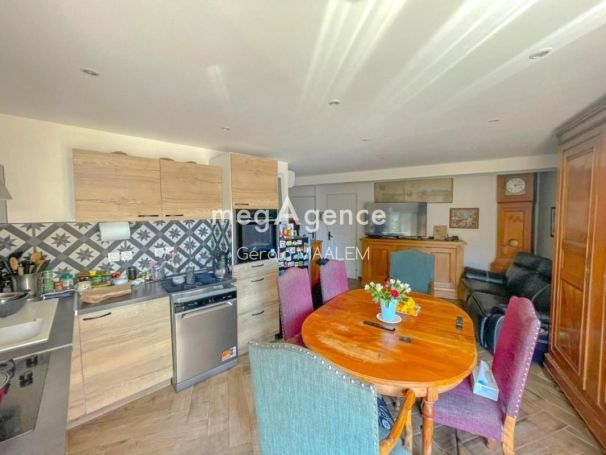 A louer APPARTEMENT T3 55 M2 BORD DE MER FREJUS