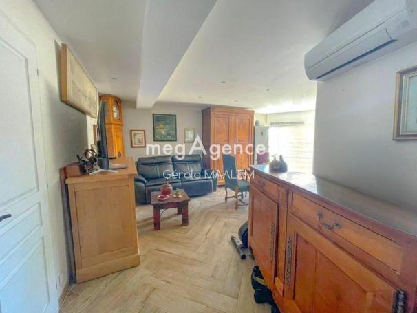 A louer APPARTEMENT T3 55 M2 BORD DE MER FREJUS