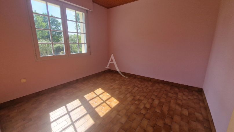 A vendre MAISON  5 PIECES 82 M2 BORD DE MER TALMONT SAINT HILAIRE