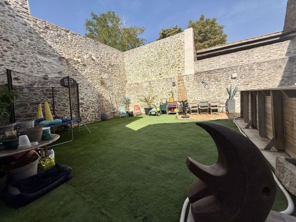 A vendre LOFT  6 PIECES 176 M2  TRAUSSE