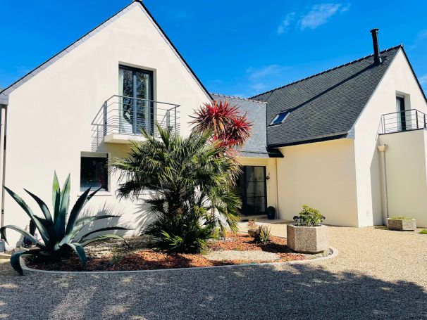 A vendre BELLE Maison d'architecte 7 PIECES 220 M&sup2; PROCHE PLAGE LA FORET FOUESNANT