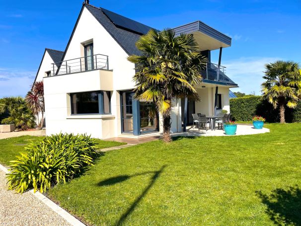 A vendre BELLE Maison d'architecte 7 PIECES 220 M&sup2; PROCHE PLAGE LA FORET FOUESNANT